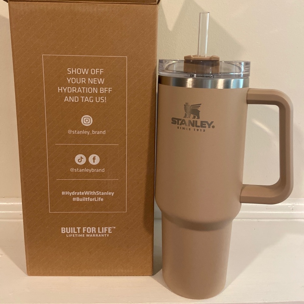 NEW IN BOX STANLEY ADVENTURE QUENCHER TRAVEL TUMBLER - 40 OZ - DRIFTWOOD